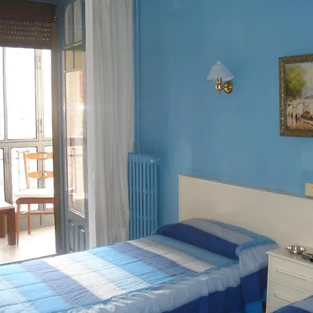 Gasthof Hostel Central Zaragoza 2*
