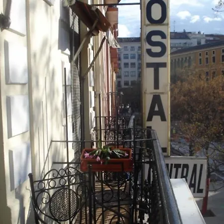 ゲストハウス Hostel Central Zaragoza サラゴサ